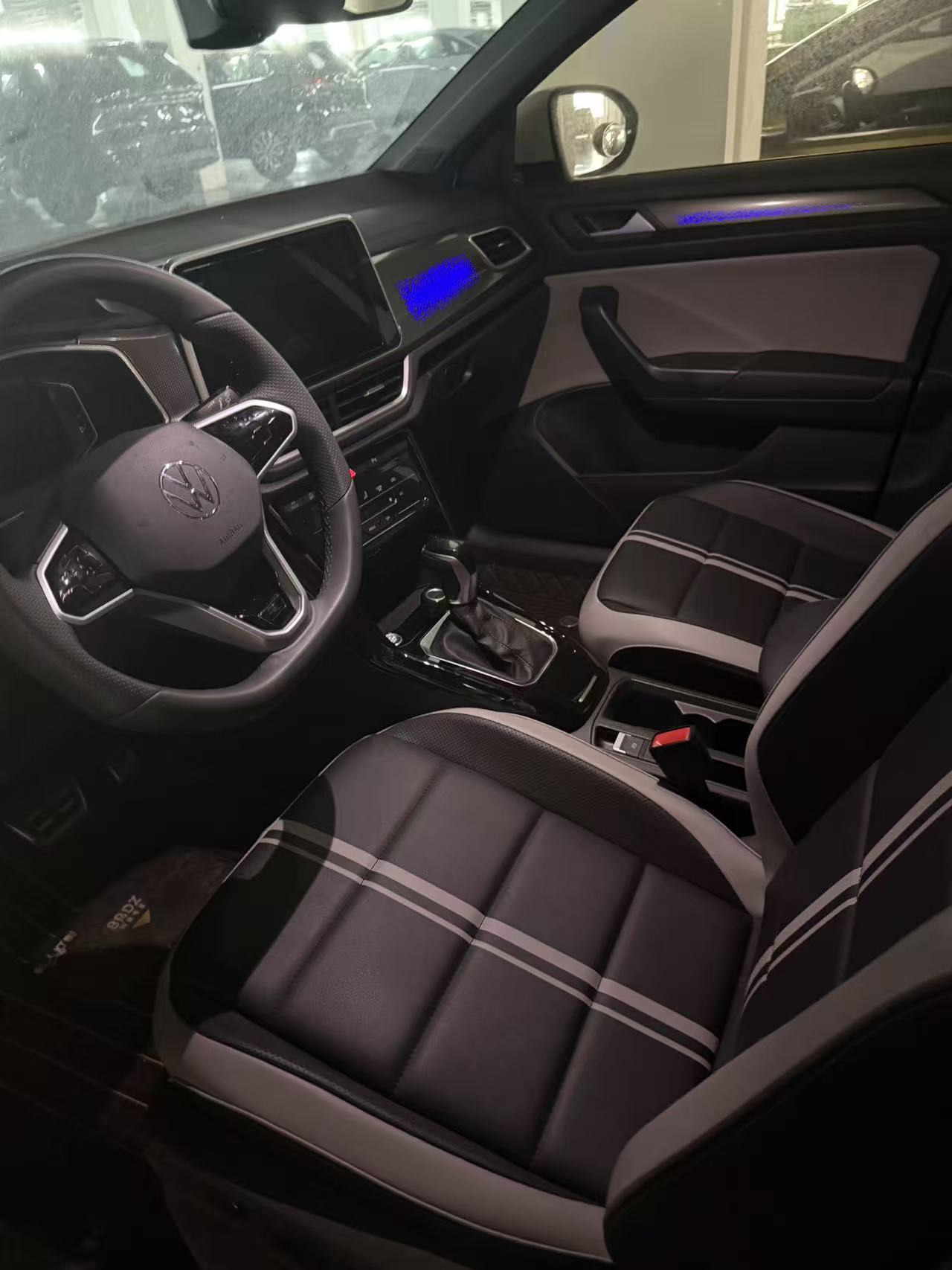 Volkswagen T-Roc #4